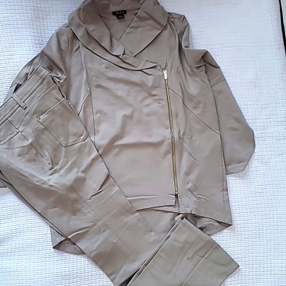 NWOT, Iman Women's Lightweight Jacket Set